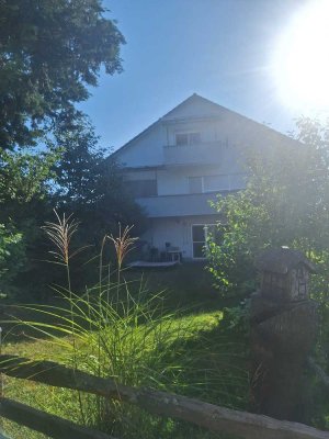 3 Raum-Wohnung mit Balkon und Badewanne