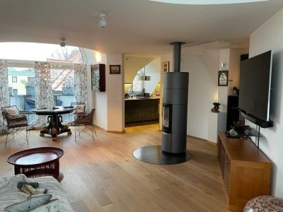 2,5 Zimmer Dachgeschossperle mit zwei Balkonen im Herzen Gautings