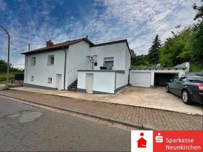 Kernsaniertes Einfamilienhaus in Schmelz – schöne Lage & Fernblick genießen