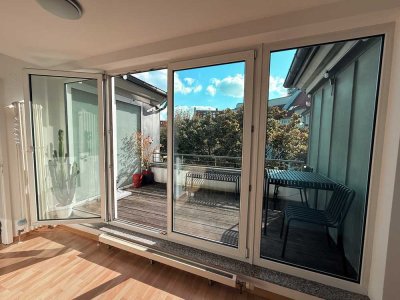 Sonniges Penthouse mit großer Südterrasse / Sunny Penthouse with Large South-Facing Terrace