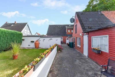 Charmante Doppelhaushälfte auf weitläufigem Erbpachtgrundstück in beliebter Lage von Lübeck!