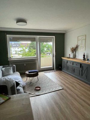 Freundliche 2-Zimmer-Wohnung vollmöbliert in Miltenberg mit Balkon und Garage