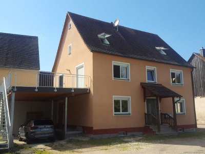 Sanierte 4-Zimmer-Wohnung mit ca. 122 m² in idyllischer Lage