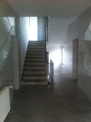 Zentral-Geräumig-Großer Balkon