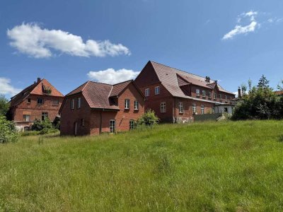 Drei-Familien-Chance im charmanten Gutshof zu verkaufen