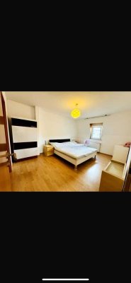Modernisierte Wohnung mit fünf Zimmern und EBK in Lahnstein