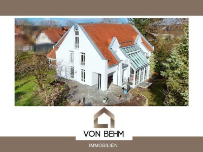 von Behm Immobilien -  unauffällig - authentisch - repräsentativ EFH mit ELW in ruhiger Lage von Mai