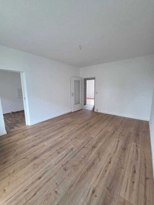 gut geschnittene 2-Raum-Wohnung mit Balkon und Wannenbad