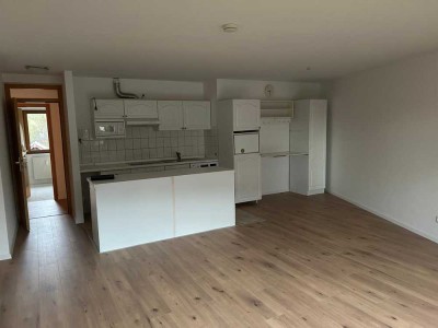 Helle 3-Zimmer-Wohnung mit Balkon und Einbauküche in ruhiger Untersteinbacher Lage