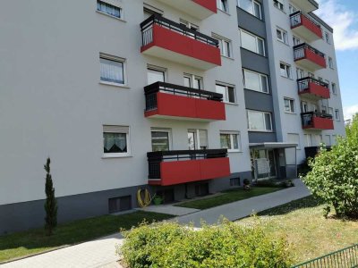 Provisionsfrei - Hochwertige, 3-Zi-Hochparterre-Whg mit EBK, Keller und 2 Stellplätzen