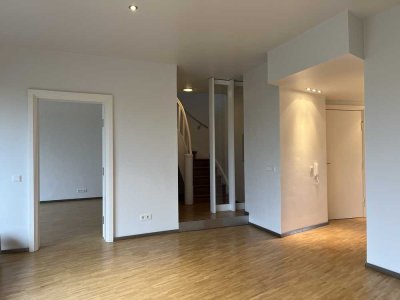 3 Zimmer DG Maisonette-Wohnung in der Kanalstraße mit offenem Kamin und Terrasse