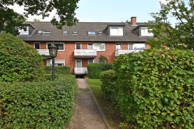 Großzügige und ruhige 3 Zimmer Wohnung im Herzen von Schmalenbeck mit 2 Balkonen und 2 Stellplätzen!