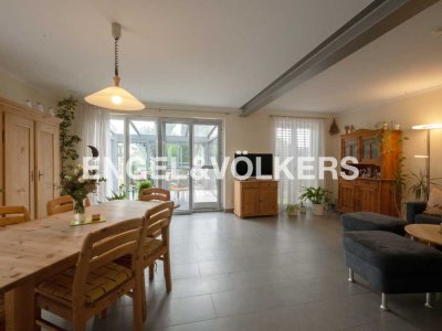 Großzügige  KfW-40-Doppelhaushälfte mit Wintergarten