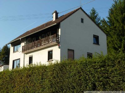 Freistehendes Einfamilienhaus mit Gestaltungspotenzial