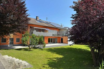 Über 6% Rendite - Schönes MFH mit 3 Einheiten, Autohalle, Garage, Carport, Wintergarten mit Optionen