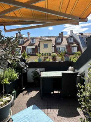 *freiwerdend* - ruhiger Dachgeschoss-Traum im Rückgebäude, München-Neuhausen