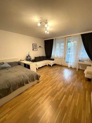 Charmante Eigentumswohnung mit verglaster Loggia in ruhiger Lage von Baden - ANLAGEHIT