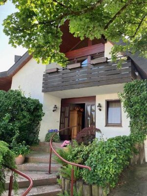 Traumgarten mit großem Architektenhaus in bester Lage von Rückersdorf - ideal für eine junge Familie