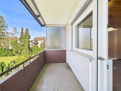 Helle 2-3 Zi. Wohnung mit Balkon im 1 OG.