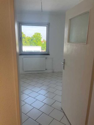 Erstbezug : frisch sanierte 3 Zimmer-Wohnung