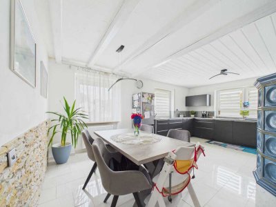 Großzügige Eigentumswohnung mit Garten, Garage & Top-Ausstattung in ruhiger Lage - Walddorf!