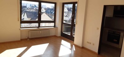 Schöne, helle 2-Zimmer Wohnung mit Balkon im 2. OG in Augsburg-Pfersee