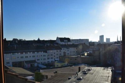 Schöne, helle DG-Wohnung Do. Mitte (ruhige Lage) 2,5 Zi. Kü/Diele/Bad