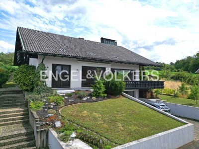 Ruhiges Wohnen mit Weitblick - Stilvolles Anwesen in toller Feldrandlage!
