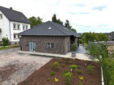 NEU: Neuwertiges Einfamilienhaus mit tollem Grundstück in top Wohnlage von Neuenrade zu verkaufen!!!