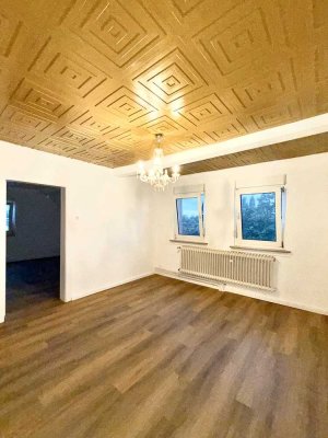 Bürgel, direkte Mainlage! Teilrenovierte Altbauwohnung direkt am Main.