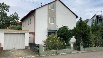 Einfamilienhaus zum Zweifamilienhaus ausbaufähig