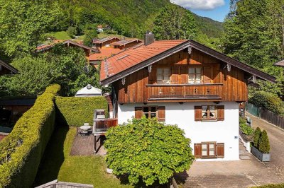 LIEBEVOLL GESTALTETES HAUS IN SONNIGER LAGE, KREUTH/OBERHOF