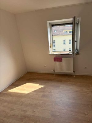 komplett sanierte 1 Zi.-Eigentumswohnung in sehr zentraler Lage - 659