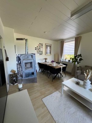 idyllische 3-Zi Kü Bad, OG, Holzofen, Garten, 7 Min Outlet/Autobahn