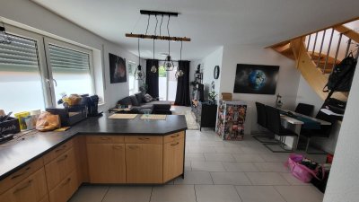 Moderne, ruhige 66 m² Maisonette Wohnung im 1.OG inkl. Klimaanlage+PKW-Stellplatz