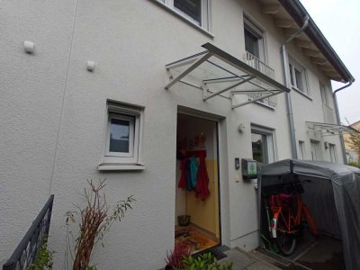 Neuwertiges RMH mit 4 Schlafzimmern, Energie A+ und Top Anbindung an München - provisionsfrei