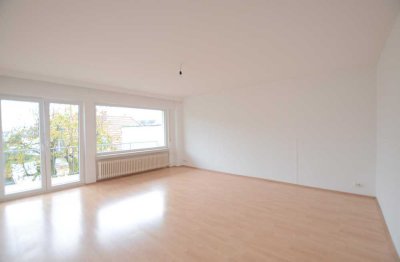 Ruhige, helle 3-Zimmer-Wohnung mit Süd-Balkon und Stellplatz