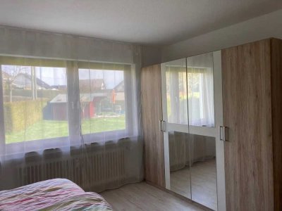 Geräumige 4-Zimmer-EG-Wohnung mit Balkon und Einbauküche in Damscheid und großem
Garten