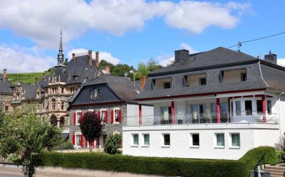 Luxuriöse Wohn-/Geschäfts-Villa mit grandiosem Moselblick - saniert