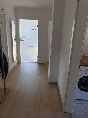 Attraktive 2,5-Zimmer-DG-Wohnung mit Einbauküche