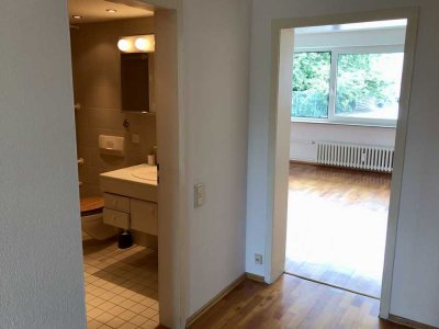 *Provisionsfrei* Helle & ruhige Zweizimmerwohnung mit Domblick nahe Rheinauhafen in Altstadt-Süd