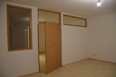 Geräumige Wohnung mit eineinhalb Zimmern in Vilsbiburg
