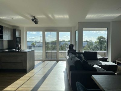 Große moderne 3 Zimmer Wohnung mit Balkon/Dachterrasse