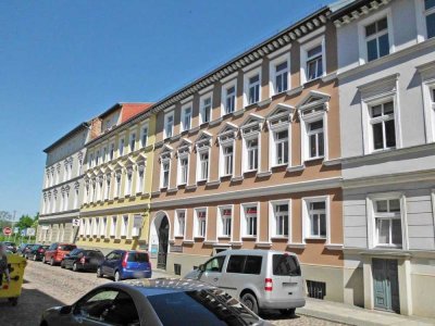 Gut geschnittene WE im 1. OG, 8 m² Balkon