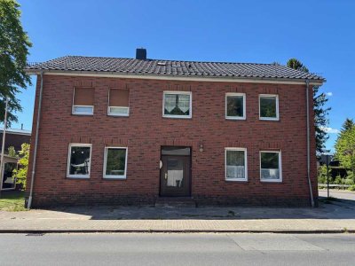 Attraktives Mehrfamilienhaus mit 4 Wohnungen, Teilkeller , Anbau in 25560 Schenefeld.