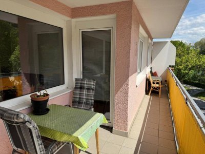 Lichtdurchflutete DG-Wohnung mit Panoramablick &amp; Tiefgaragenbox