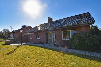 Solider Satteldach-Bungalow mit 3,5 Zimmern und Vollkeller auf  ca. 950 m² gr. Westgrundstück