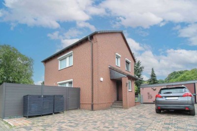 Großzügiges Wohnen in ruhiger Lage – Einfamilienhaus mit Pool und Gartenparadies