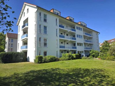 Hübsche 2-Zimmer-Wohnung mit Balkon, Einbauküche, Aufzug und Tiefgaragenstellplatz