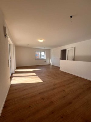 Neubau: exklusive 4-Zimmer-Whg mit Garten und großer Sonnenterasse in Langenbach